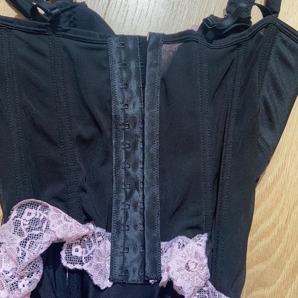 unique black & pink corset top! - Picture 4 of 7